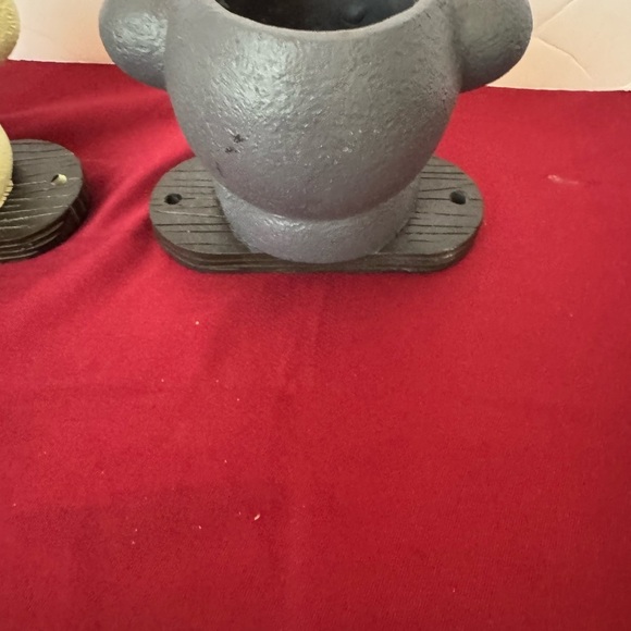 Unique/Whimiscal TWO Smilling Koala Flower Pot /Swing Resin Planters - Picture 9 of 14